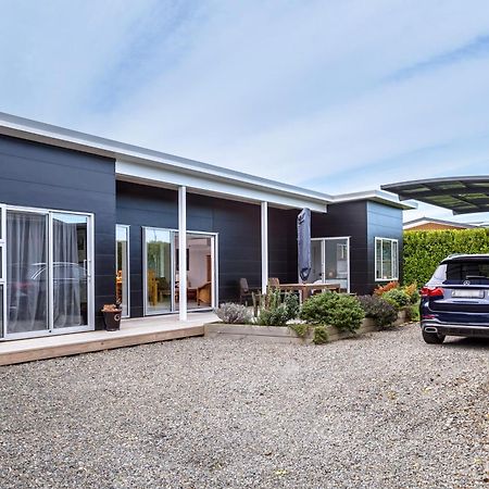 Wine Country Bach Martinborough Exterior foto