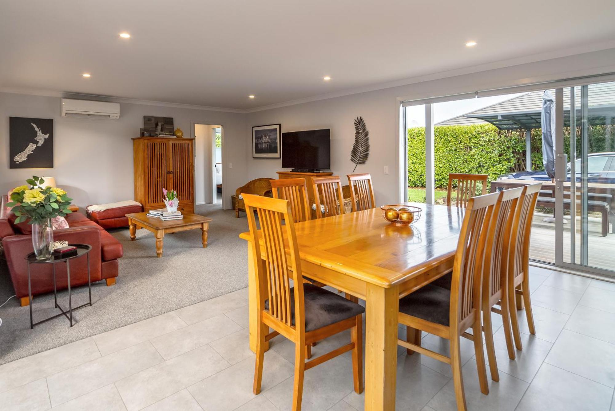 Wine Country Bach Martinborough Exterior foto